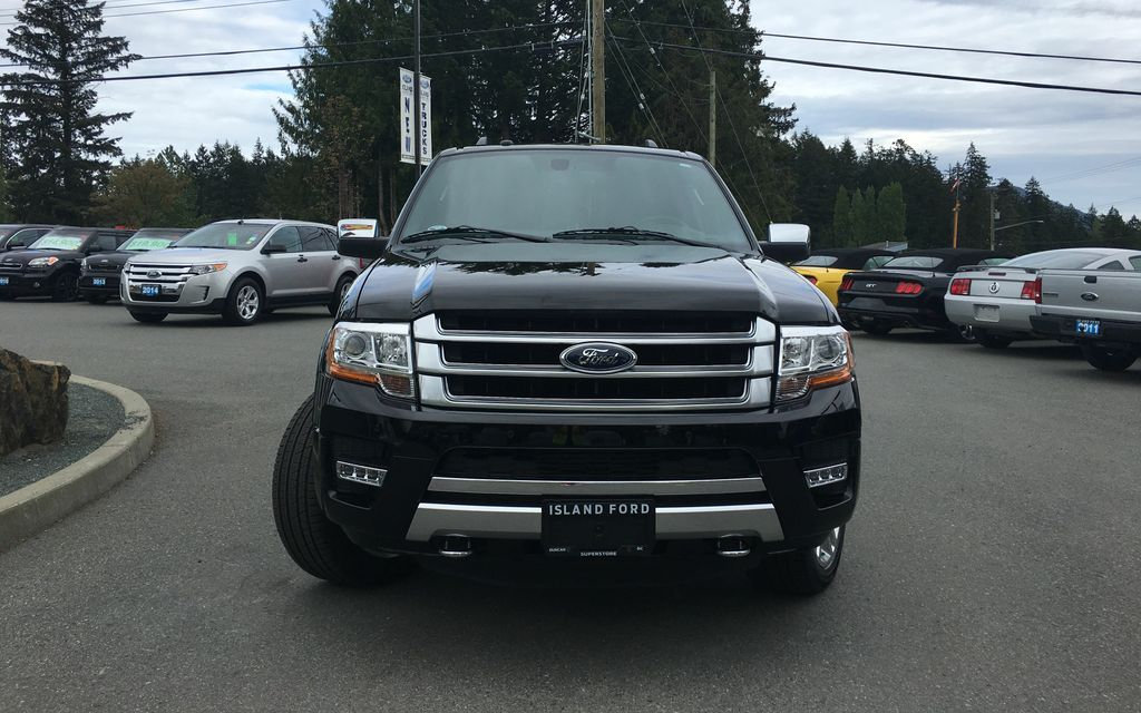 Comparison GMC Yukon Denali 2017 vs Ford Expedition EL Platinum